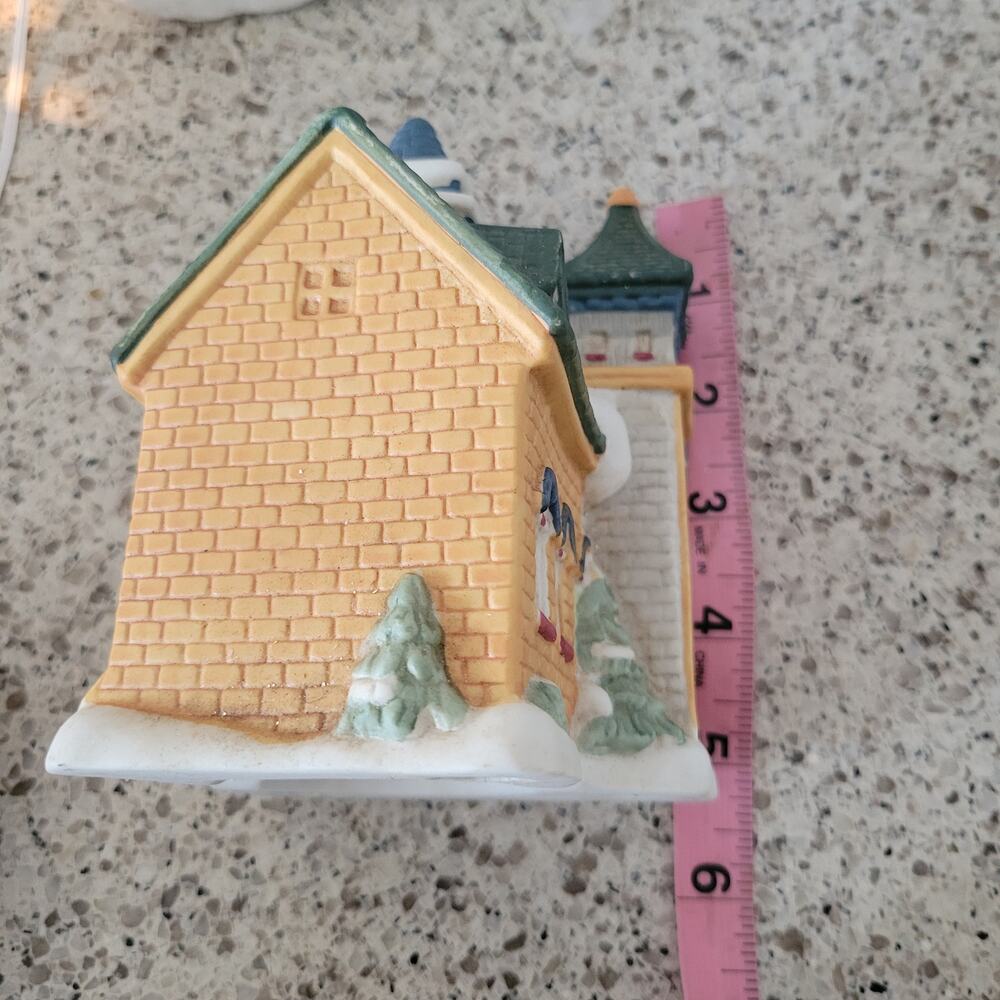 VTG 90s Victorian Village Collectibles Christmas Handpainted Ceramic CHURCH 1996 - Picture 10 of 11